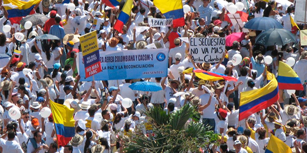 De viejas batallas a nuevos desafíos en Colombia: nuevo informe de Angelika Rettberg