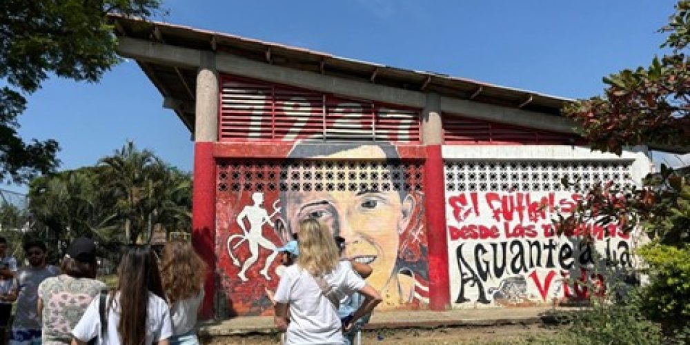 Curso de Verano 2025: De Cali a Medellín, aprendiendo a construir paz Curso de Verano 2025: De Cali a Medellín, aprendiendo a construir paz