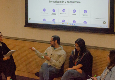 Investigación interdisciplinaria sobre inteligencia artificial generativa y sociedad en la Facultad de Ciencias Sociales de la Universidad de los Andes.